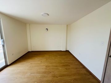SE VENDE CASA A ESTRENAR EN POMASQUI