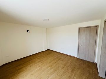 SE VENDE CASA A ESTRENAR EN POMASQUI