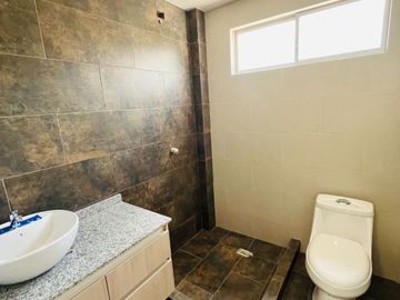 SE VENDE CASA A ESTRENAR EN POMASQUI