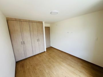 SE VENDE CASA A ESTRENAR EN POMASQUI