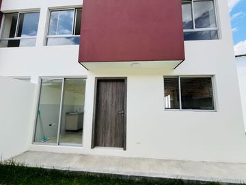 SE VENDE CASA A ESTRENAR EN POMASQUI