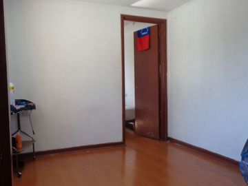 Venta de amplia Casa 2 Pisos + Local Comercial, El Bosque