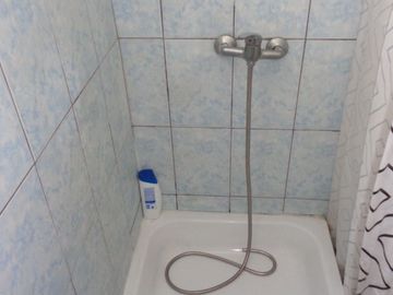 Venta de amplia Casa 2 Pisos + Local Comercial, El Bosque