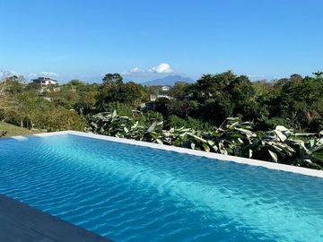 Newly-Built House with Swimming Pool & Fantastic view at Ayala Westgrove Heights Silang Cavite near Nuvali