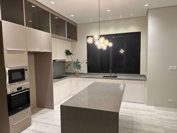 Newly-Built House with Swimming Pool & Fantastic view at Ayala Westgrove Heights Silang Cavite near Nuvali