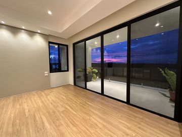 Newly-Built House with Swimming Pool & Fantastic view at Ayala Westgrove Heights Silang Cavite near Nuvali