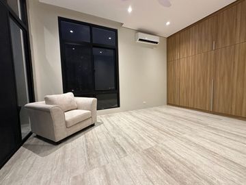 Newly-Built House with Swimming Pool & Fantastic view at Ayala Westgrove Heights Silang Cavite near Nuvali