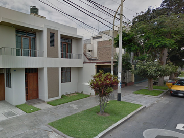 Urb. El Recreo vendo Amplia Casa Dos Pisos en Trujillo La Libertad
