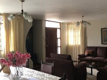 Urb. El Recreo vendo Amplia Casa Dos Pisos en Trujillo La Libertad