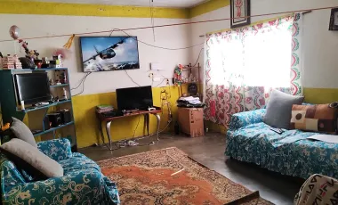 Casa local en venta en avenida principal