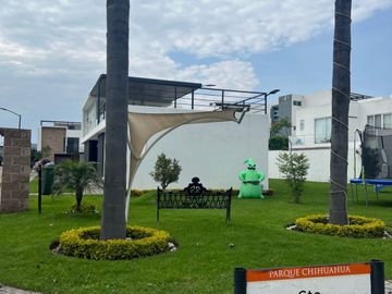 Casa nueva en venta en zona Cascatta, Parque Chihuahua