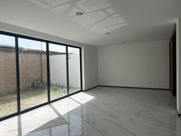 Casa nueva en venta en zona Cascatta, Parque Chihuahua