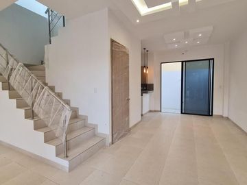Venta de casa de 2 plantas a estrenar con acabados modernos, Urbanización Villa Club etapa Kripton, Av. León Febres Cordero, Norte de Guayaquil