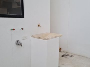 Venta de casa de 2 plantas a estrenar con acabados modernos, Urbanización Villa Club etapa Kripton, Av. León Febres Cordero, Norte de Guayaquil