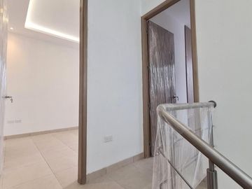 Venta de casa de 2 plantas a estrenar con acabados modernos, Urbanización Villa Club etapa Kripton, Av. León Febres Cordero, Norte de Guayaquil