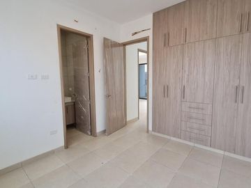 Venta de casa de 2 plantas a estrenar con acabados modernos, Urbanización Villa Club etapa Kripton, Av. León Febres Cordero, Norte de Guayaquil