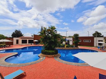 Venta de casa de 2 plantas a estrenar con acabados modernos, Urbanización Villa Club etapa Kripton, Av. León Febres Cordero, Norte de Guayaquil