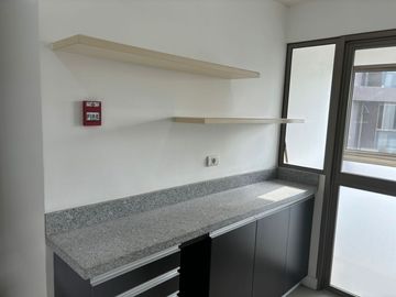 VENDO LINDO DEPA DE 80 M2 EN PISO 11 2 DORMITORIOS ENTRE EL CRUCE DE LA AV AREQUIPA CON AV ANGAMOS MIRAFLORES