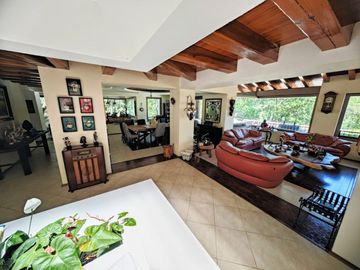 CASA EN VENTA EN HACIENDA DE VALLE ESCONDIDO ATIZAPAN