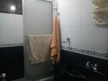 A LA MEJOR PROPUESTA VENDO CASA RENTERA SECTOR LA MAGDALENA (ALTA) QUITO ECUADOR