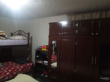 A LA MEJOR PROPUESTA VENDO CASA RENTERA SECTOR LA MAGDALENA (ALTA) QUITO ECUADOR