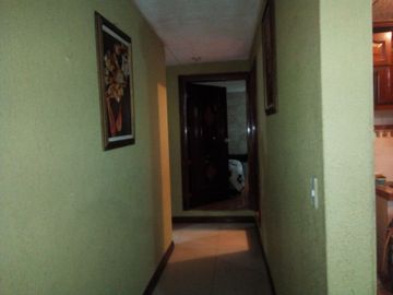 A LA MEJOR PROPUESTA VENDO CASA RENTERA SECTOR LA MAGDALENA (ALTA) QUITO ECUADOR