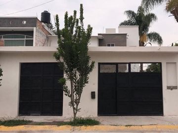 Venta de casa de tres recamaras salida a Pátzcuaro las Huertas Contry Club
