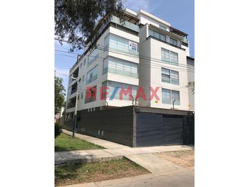 Venta De Bonito Departamento Con Vista A Parque