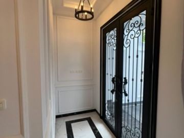 Rumah Modern Classic Brand New Jati Padang Jaksel
