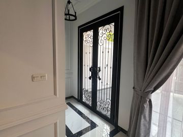 Rumah Modern Classic Brand New Jati Padang Jaksel