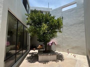 CASA EN VENTA EN FRACCIONAMIENTO LOS BOSQUES