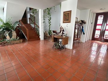 CASA EN VENTA EN FRACCIONAMIENTO LOS BOSQUES