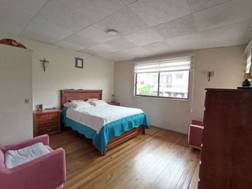 CASA RENTERA EN VENTA: EDIFICIO DE TRES DEPARTAMENTOS MAS CASA DE TRES PISOS EN VENTA