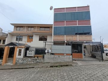 CASA RENTERA EN VENTA: EDIFICIO DE TRES DEPARTAMENTOS MAS CASA DE TRES PISOS EN VENTA