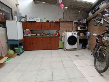 CASA RENTERA EN VENTA: EDIFICIO DE TRES DEPARTAMENTOS MAS CASA DE TRES PISOS EN VENTA