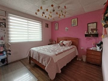 CASA RENTERA EN VENTA: EDIFICIO DE TRES DEPARTAMENTOS MAS CASA DE TRES PISOS EN VENTA