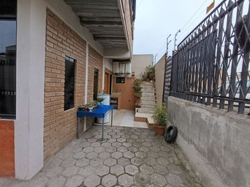 CASA RENTERA EN VENTA: EDIFICIO DE TRES DEPARTAMENTOS MAS CASA DE TRES PISOS EN VENTA