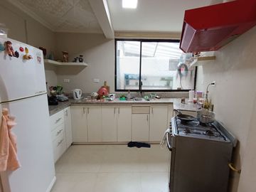 CASA RENTERA EN VENTA: EDIFICIO DE TRES DEPARTAMENTOS MAS CASA DE TRES PISOS EN VENTA