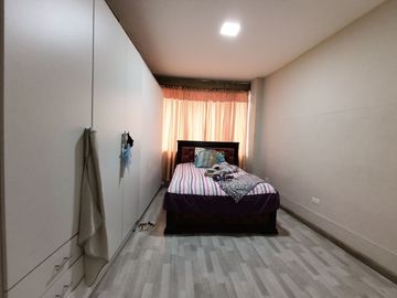 CASA RENTERA EN VENTA: EDIFICIO DE TRES DEPARTAMENTOS MAS CASA DE TRES PISOS EN VENTA
