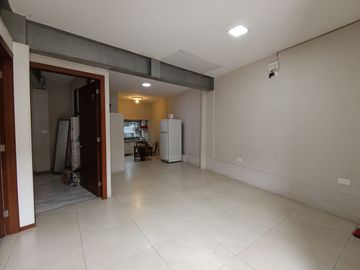 CASA RENTERA EN VENTA: EDIFICIO DE TRES DEPARTAMENTOS MAS CASA DE TRES PISOS EN VENTA