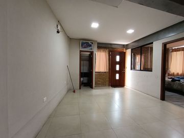 CASA RENTERA EN VENTA: EDIFICIO DE TRES DEPARTAMENTOS MAS CASA DE TRES PISOS EN VENTA