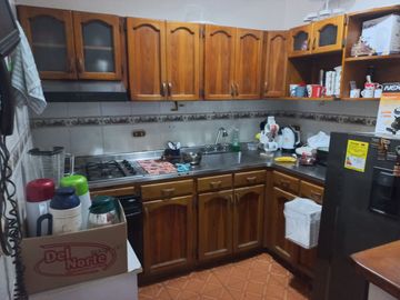 VENDO HERMOSA CASA DE PRIMER PISO EN PLENO CORAZÓN DE BARBOSA ANTIOQUIA.