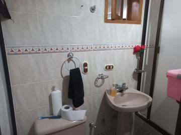 VENDO HERMOSA CASA DE PRIMER PISO EN PLENO CORAZÓN DE BARBOSA ANTIOQUIA.