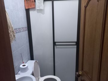 VENDO HERMOSA CASA DE PRIMER PISO EN PLENO CORAZÓN DE BARBOSA ANTIOQUIA.