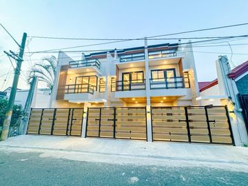 PRE-SELLING 4-5 Bedrooms Modern 3storey townhouse in Pilar very accessible going to Daang Hari