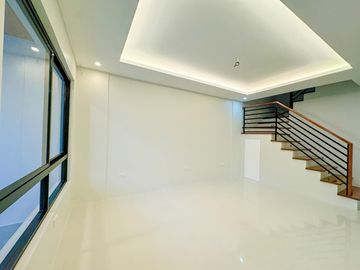 PRE-SELLING 4-5 Bedrooms Modern 3storey townhouse in Pilar very accessible going to Daang Hari