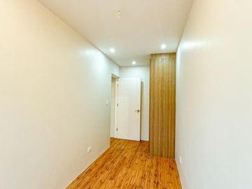 PRE-SELLING 4-5 Bedrooms Modern 3storey townhouse in Pilar very accessible going to Daang Hari