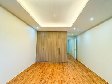 PRE-SELLING 4-5 Bedrooms Modern 3storey townhouse in Pilar very accessible going to Daang Hari