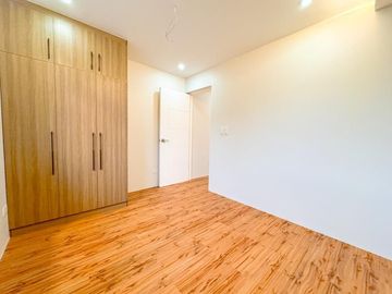 PRE-SELLING 4-5 Bedrooms Modern 3storey townhouse in Pilar very accessible going to Daang Hari