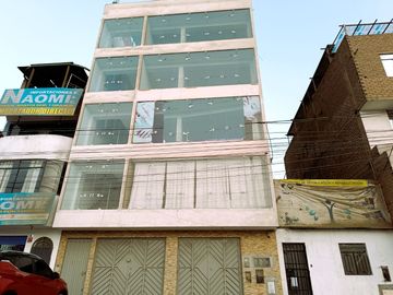 VENDO EDIFICIO COMERCIAL 5 PISOS EN AV TRAPICHE COMAS